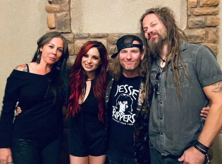 Кори и алисия. Алисия дав. Алиша кори. Алисия тейлор и кори тейлор. Кори тейлор с женой.