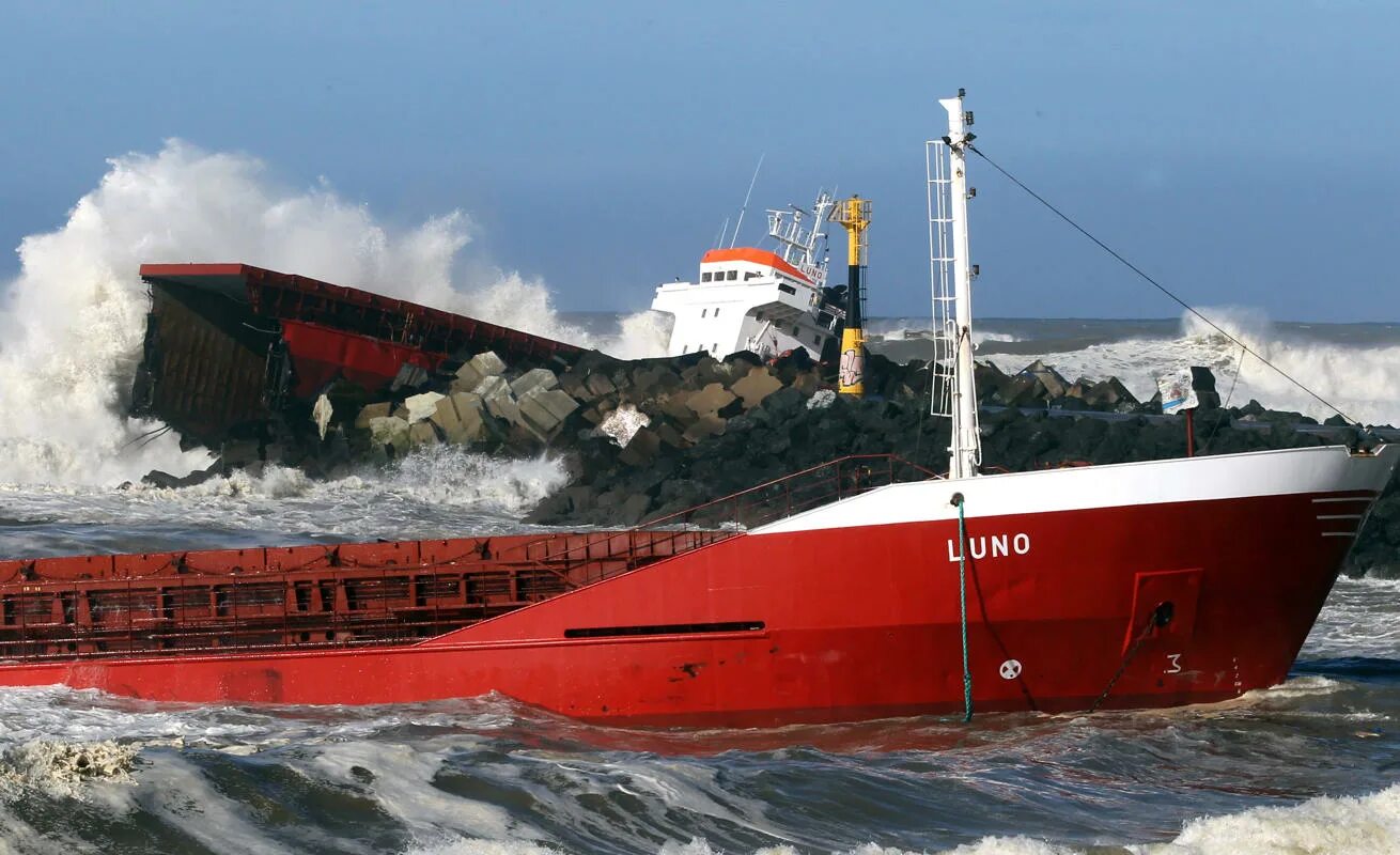 Груз на судне 5. Cargo Vessel судно. Теплоход Колымалес. 1 Грузовое судно.