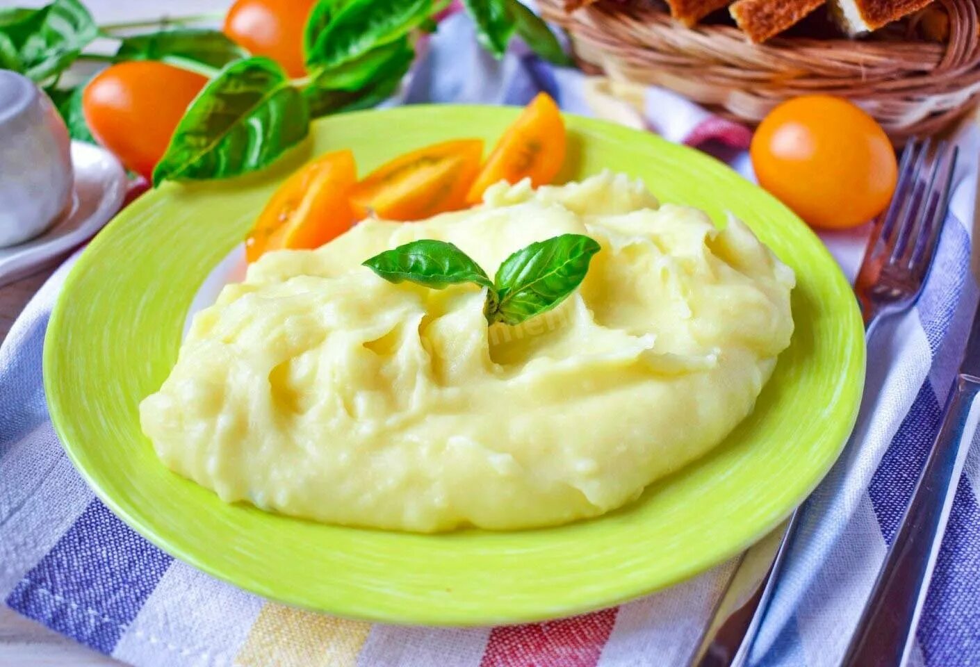 Запечь пюре. Картошка пюре. гарнир к пюре. гарнир к пюре картофельному. пюре с молоком.