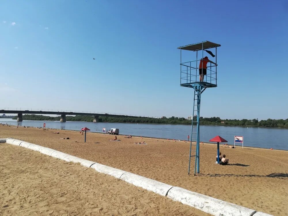 Где покупаться в омске. Где покупаться в омске. Пушкин озеро колоничка. Омск пляж. Где покупаться в омске.