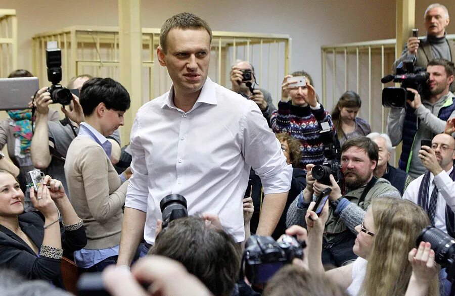 Сколько лет оставалось сидеть навальному. Навальный в суде.