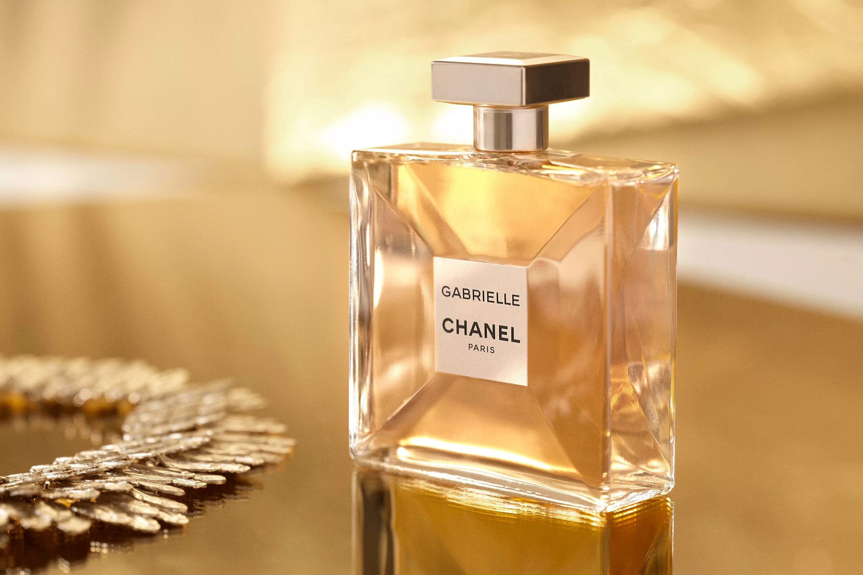 Хорошие духи для женщины после 50. Chanel Gabrielle парфюмерная вода 100 мл. Chanel Gabrielle (l) EDP 100ml. Шанель Gabrielle EDP. Chanel Gabrielle (l) EDP 35 ml.