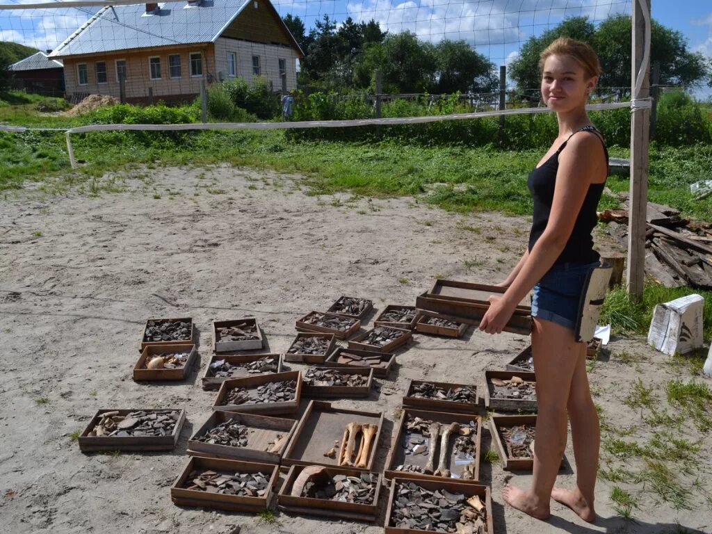 Подслушано чердынь барахолка в контакте. Древняя Рязань раскопки. Археологический раскоп Рязань. Старая Рязань раскопки. Кладбище Городище Рязанская область.