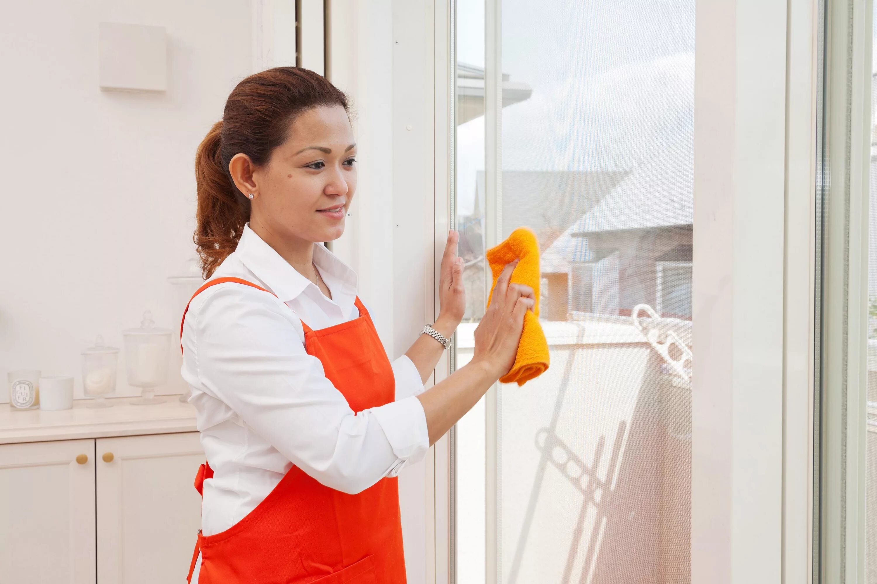 Cleaning maid. Горничная. Горничная в гостинице. Горничная профессия. Горничная общественных зон.