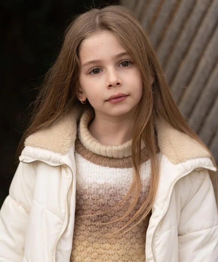 Azra aksu биография. Азра аксу. Азра аксу турецкая актриса маленькая. Азра аксу. Azra aksu карьера.