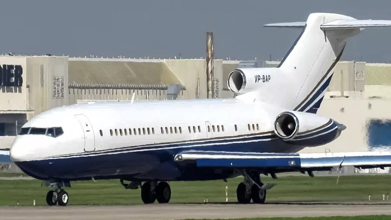 Private 100. Boeing 727-100. B727-100. 727 Jet. B727 Land.