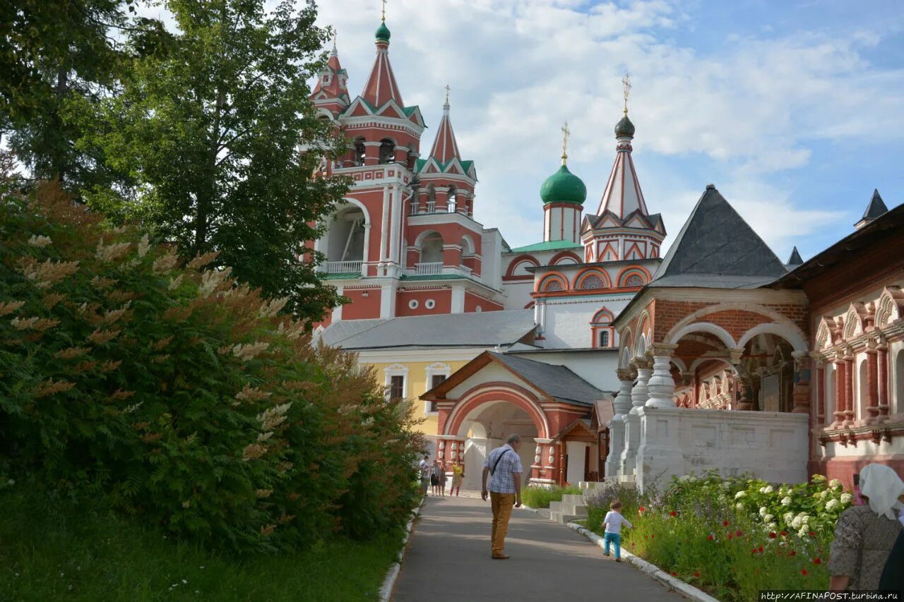 Работа городе звенигороде. Саввино-сторожевский монастырь звенигород. спасо-сторожевский монастырь в звенигороде. зеленоград монастырь саввы сторожевского.