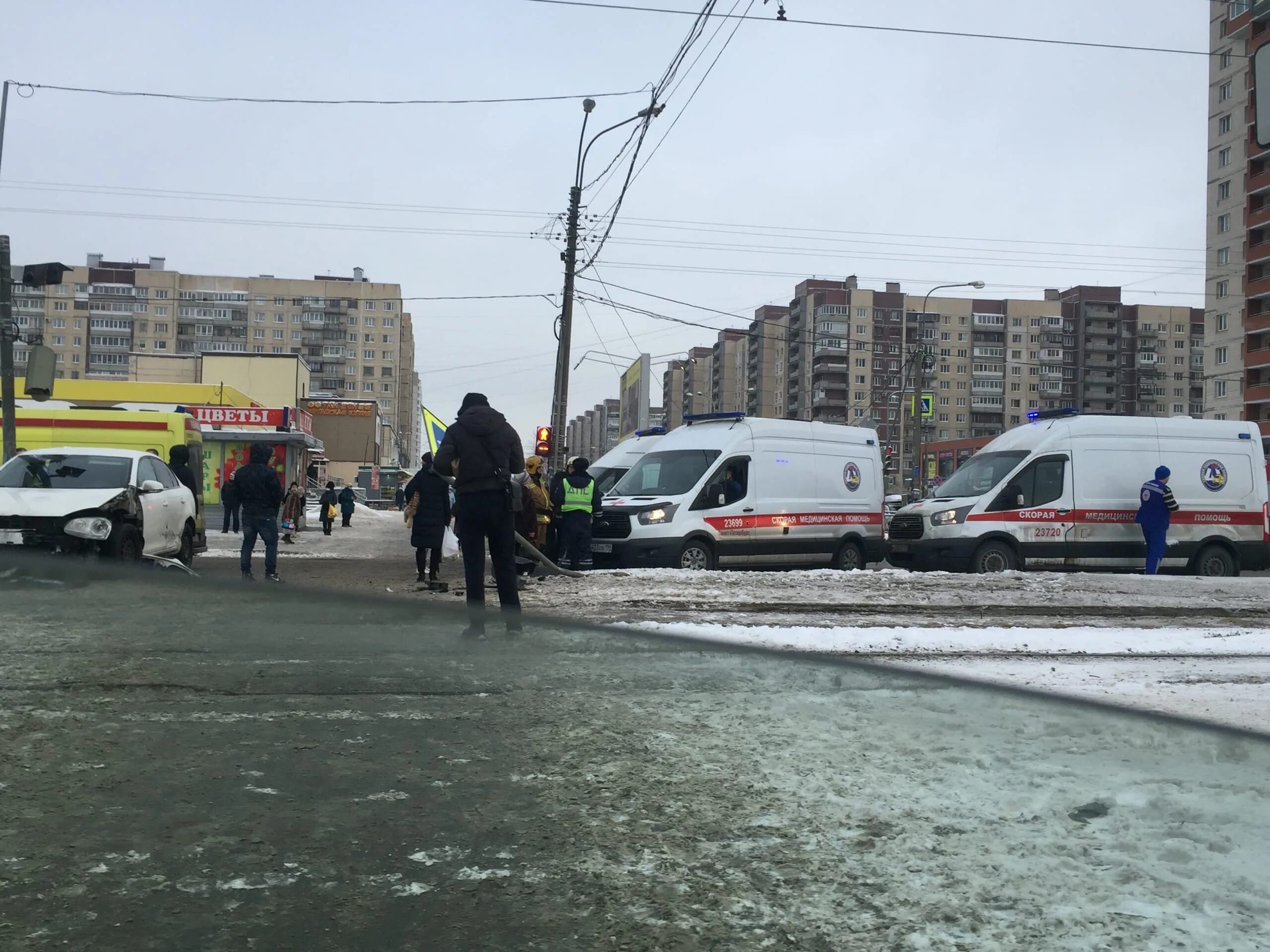 Петербург чп новости. Авария Олеко Дундича и Бухарестская. Бухарестская улица ДТП. ДТП на Бухарестской вчера.