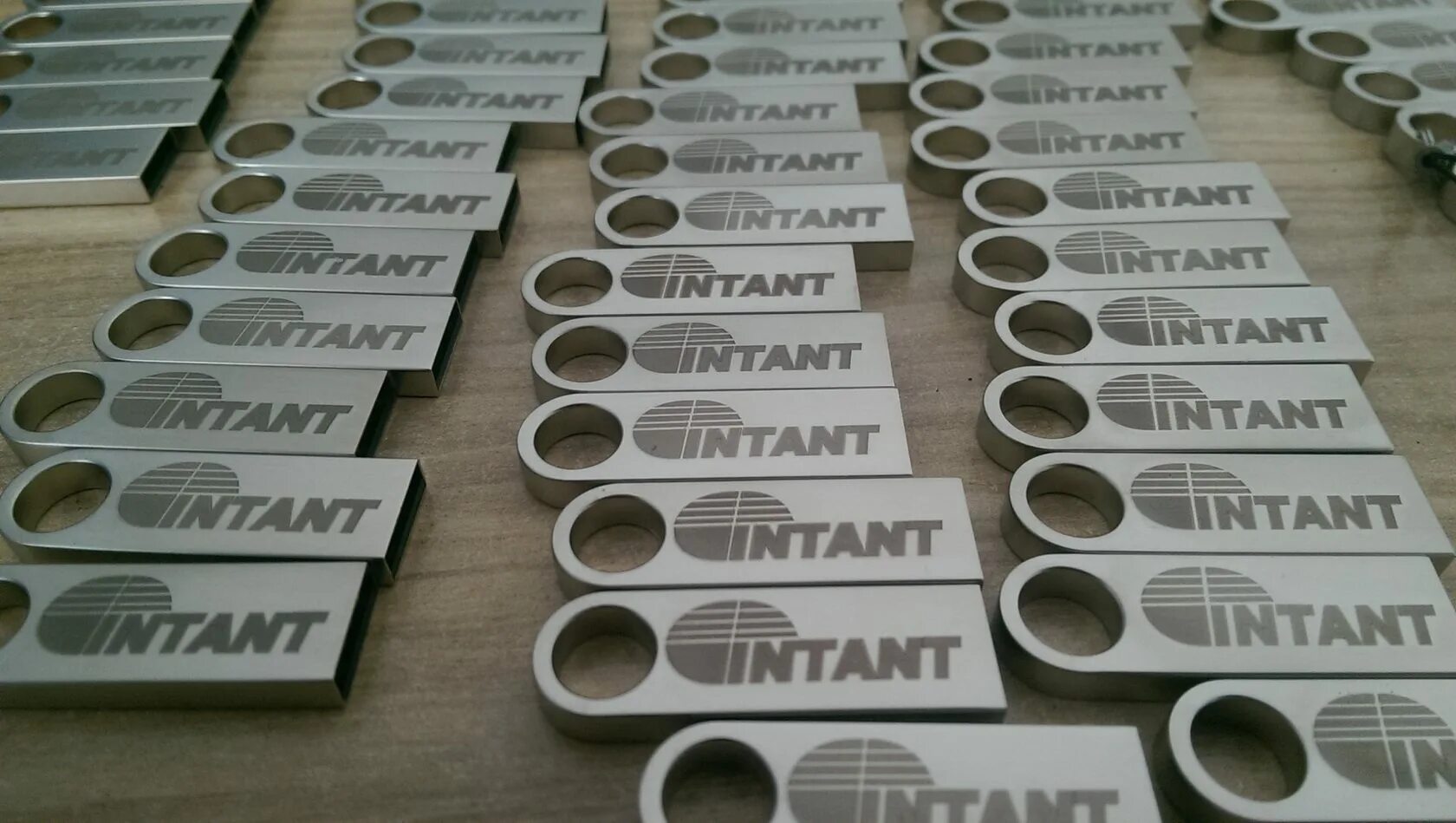 нанесение надписей на фото.