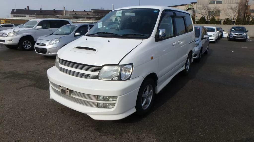 Toyota Noah Touring. Сабвуфер в Town Ace Noah. Тюнинговая решетка Таун айс Ноах Уссурийск. Toyota Таун айс 1997 разбор Омск лук.