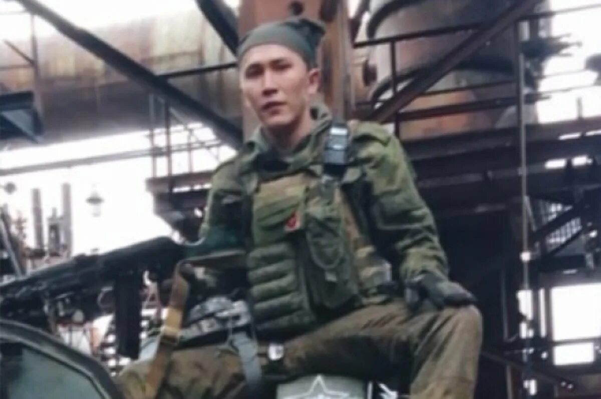 Фанис из башкирии угнал бтр. Фанис хусаинов угнал бтр. Фанис из башкирии угнал бтр. Угнал бтр у всу. Фанис хусаинов угнал бтр.