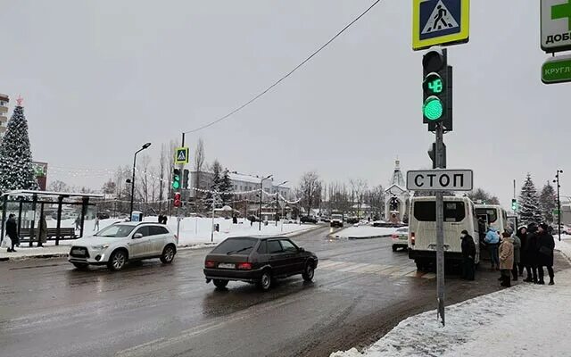 Светофор усмань. Новые светофоры воронеж. светофор у стеллы новая усмань.