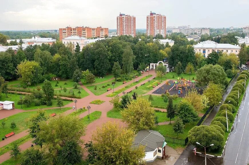 Климовск. Парк на заводской климовск. детский парк культуры и отдыха климовск. благоустройство площади климовск. старый детский парк в климовске на весенней.