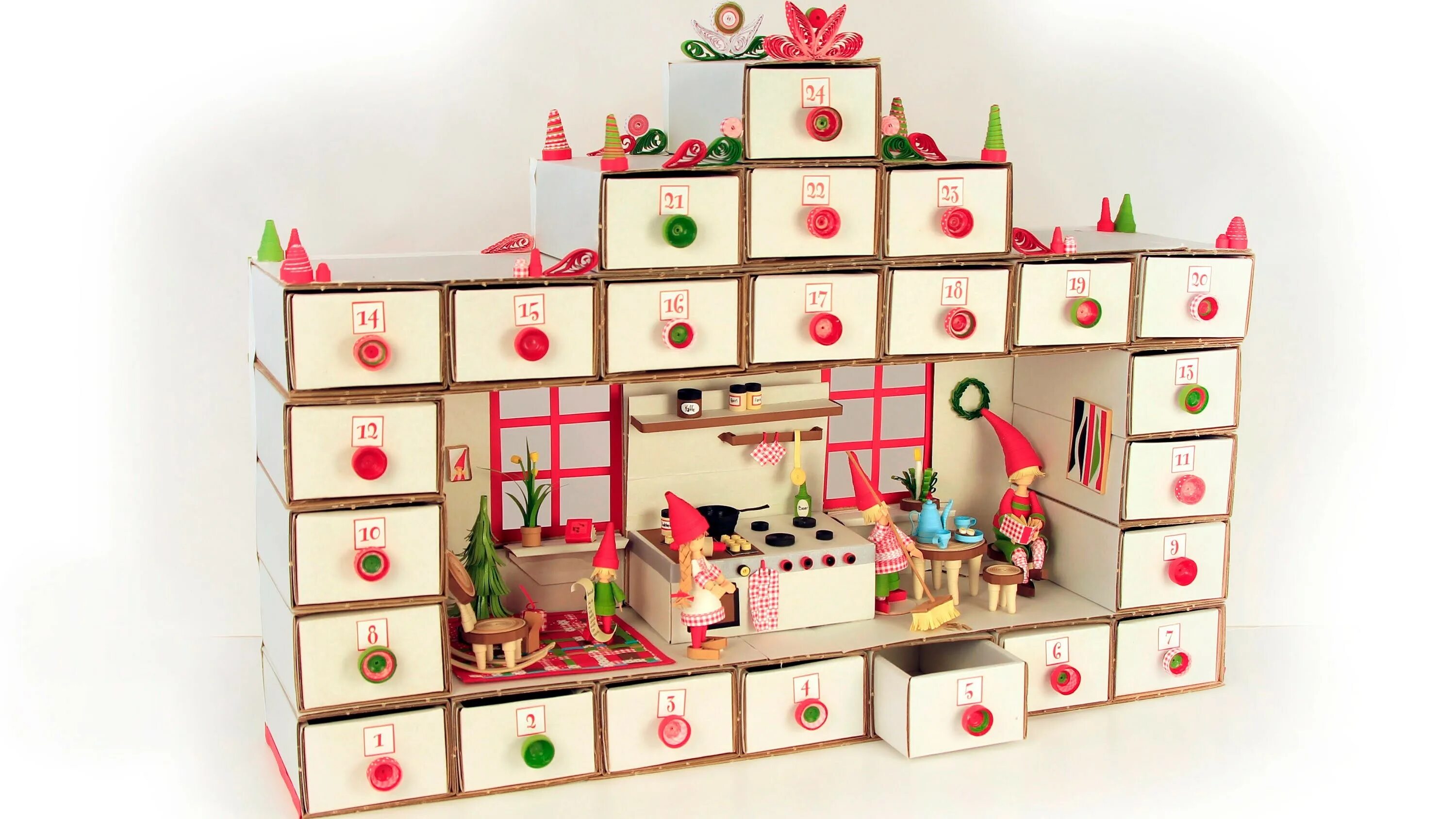 Как сделать из коробок адвент календарь. Adventskalender из спичечных коробков. адвент композиция из картонных коробок своими руками. адвент календарь из спичечных коробков 31 день. календарь своими руками из спичечных коробков.