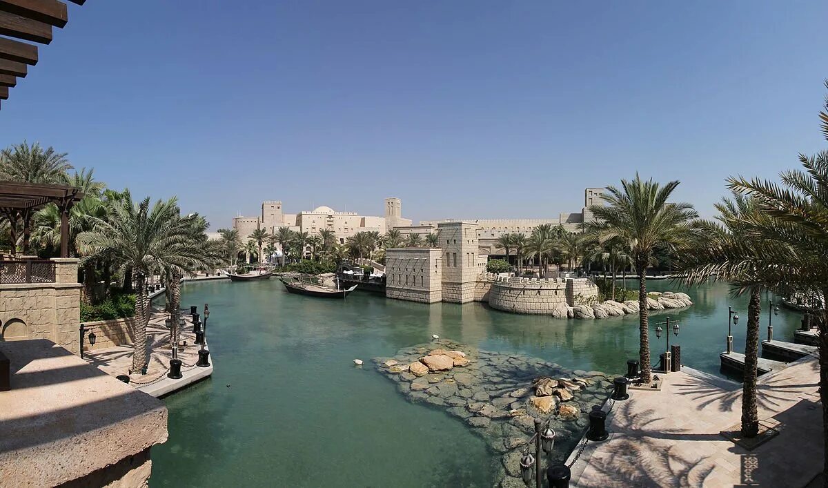 Эс сафух ферст. Дубайская венеция мадинат джумейра. Jumeirah dar al masyaf. Эс сафух ферст. Аль суфух дубай.