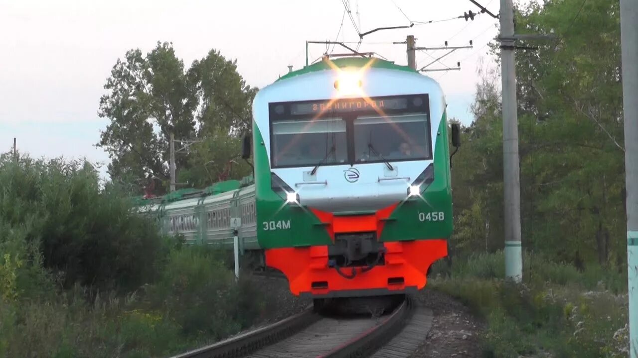 Электрички голицыно звенигород сегодня. Эд4м 0458. Электропоезд эд4м 0458. Электричка Звенигород Голицыно. Станция Захарово эд4м.