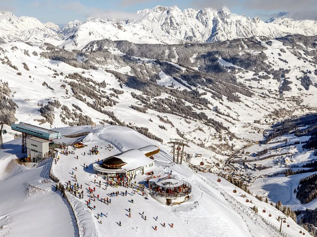 Горнолыжки где. Заальбах-Хинтерглемм. Saalbach-Hinterglemm горнолыжный комплекс. Приэльбрусье горнолыжка. Бобровый Лог зимой.