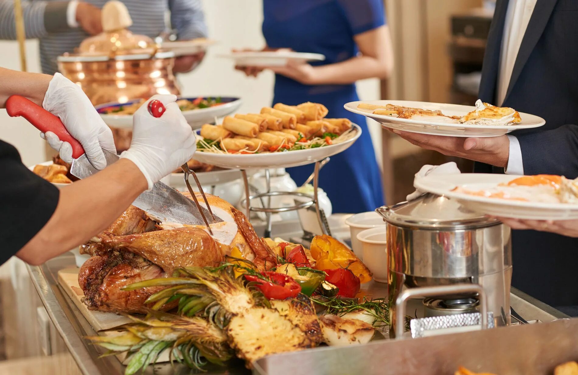 Значок food service market. Специалисты цсм пищевая лаборатория. Управляющий рестораном. Официант фото картинки. Сотрудники службы питания.