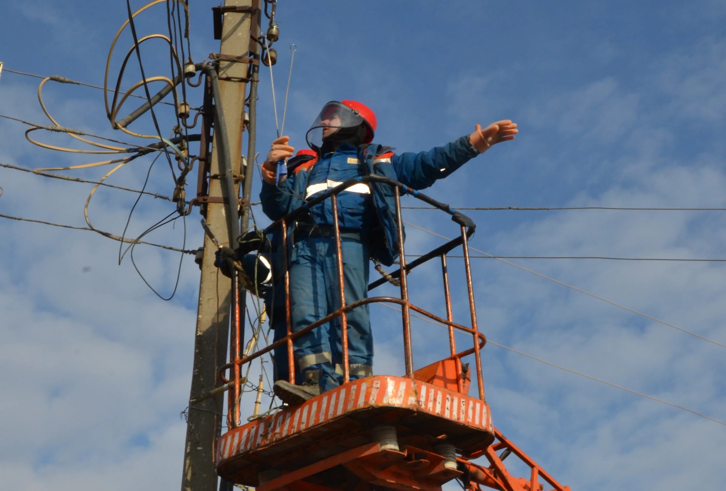 Аварийная электросети ростов на дону телефон. Электросети Ростовской области. Отключение электричества. Электроснабжение отдаленных районов. Астраханская электросеть.