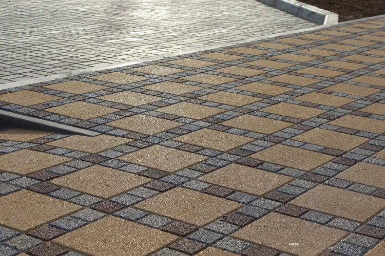 брусчатка под ногами. красивая брусчатка. Farbstein брусчатка. брусчатка под ногами. брусчатка прага.