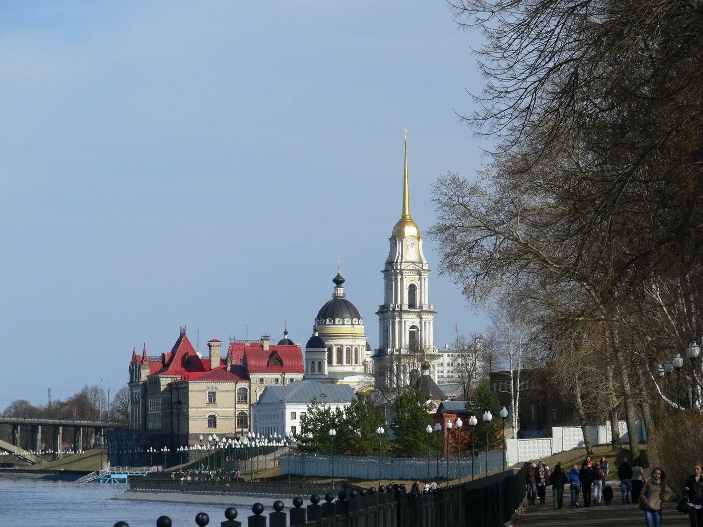 Рыбинск город набережная. Город Рыбинск Ярославской области. Рыбинск достопримечательности набережная. Волжская набережная Рыбинск. Сайт г рыбинск