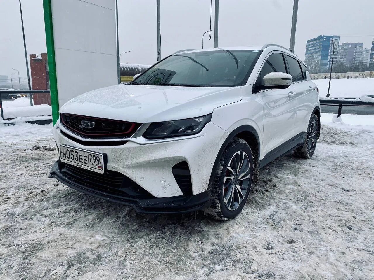 Geely coolray серебристый металлик. 5. Джили кудрей белый. Geely coolray 2022 желтый. Отзыв джили кудрей.