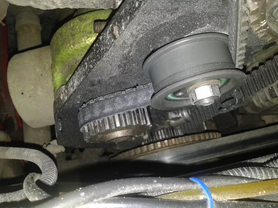 Почему съедает ремень грм. Почему съедает ремень грм. Почему съедает ремень грм. Дэу сенс 1. Почему съедает ремень грм.