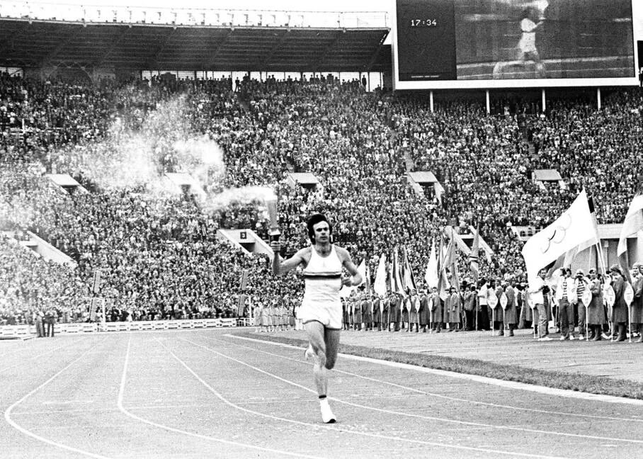 Лета 1968. Виктор санеев мехико 1968. олимпийские игры в мехико 1968. олимпийский огонь мехико 1968. виктор санеев в мехико на олимпиаде 1968.