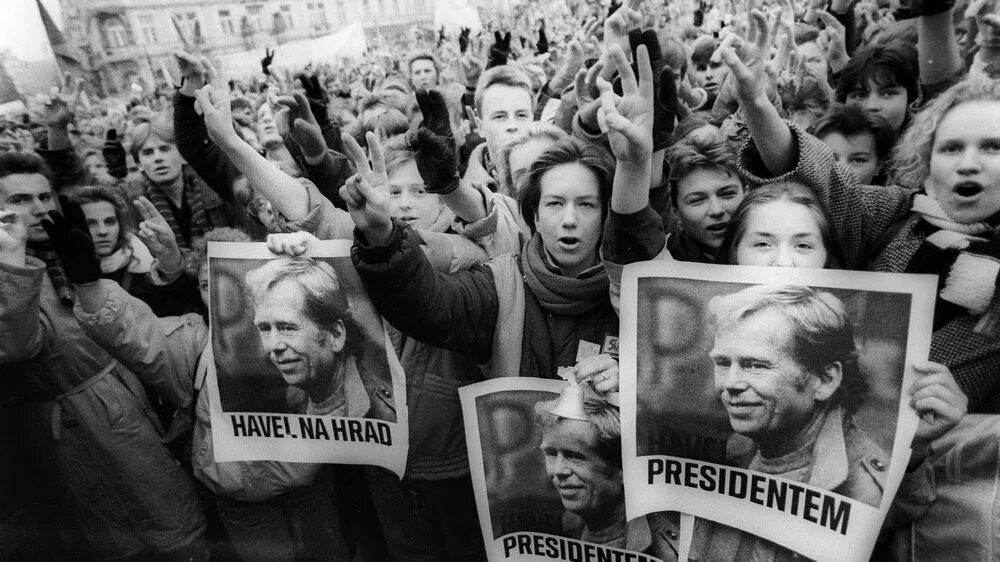 Югославия 1989. Югославия 1989. Революция в венгрии 1989. Революция в болгарии 1989. Югославия митинги 1999.