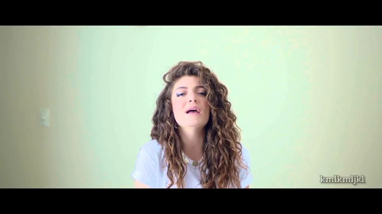 Lorde текст. Lorde &quot;pure heroine (lp)&quot;. lorde royals. lorde с мамой.