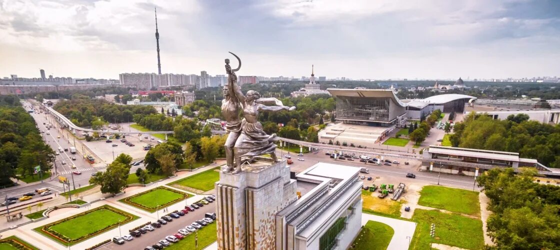 Крыша рабочий и колхозница афиша. Смотровая площадка рабочий и колхозница на вднх. памятник рабочий и колхозница в москве. крыша павильона рабочий и колхозница. вид со смотровой площадки на рабочий и колхозница.
