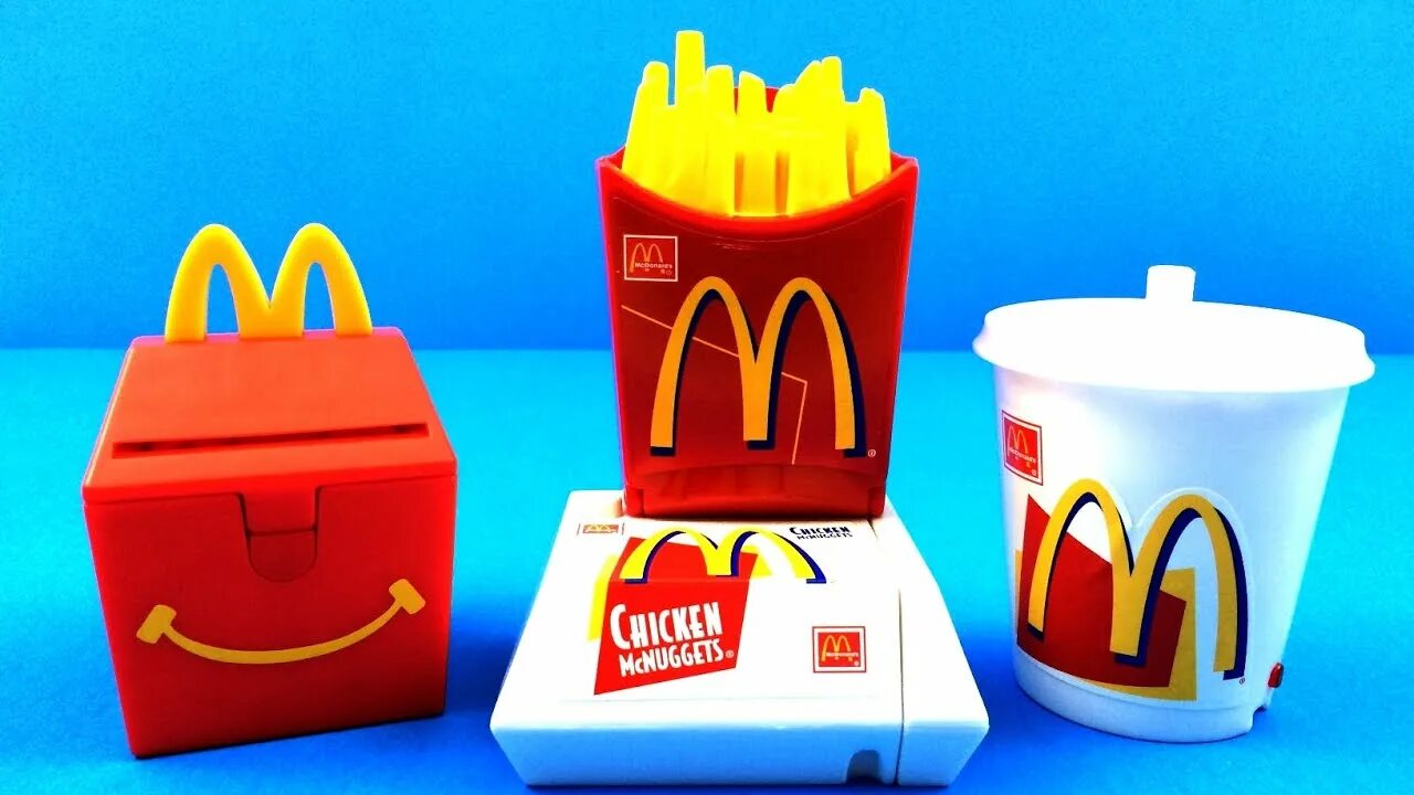 Mcdonalds toy. Макдональдс игрушки. Хэппи мил. Макдональдс Хэппи мил. Коробка макдональдс.