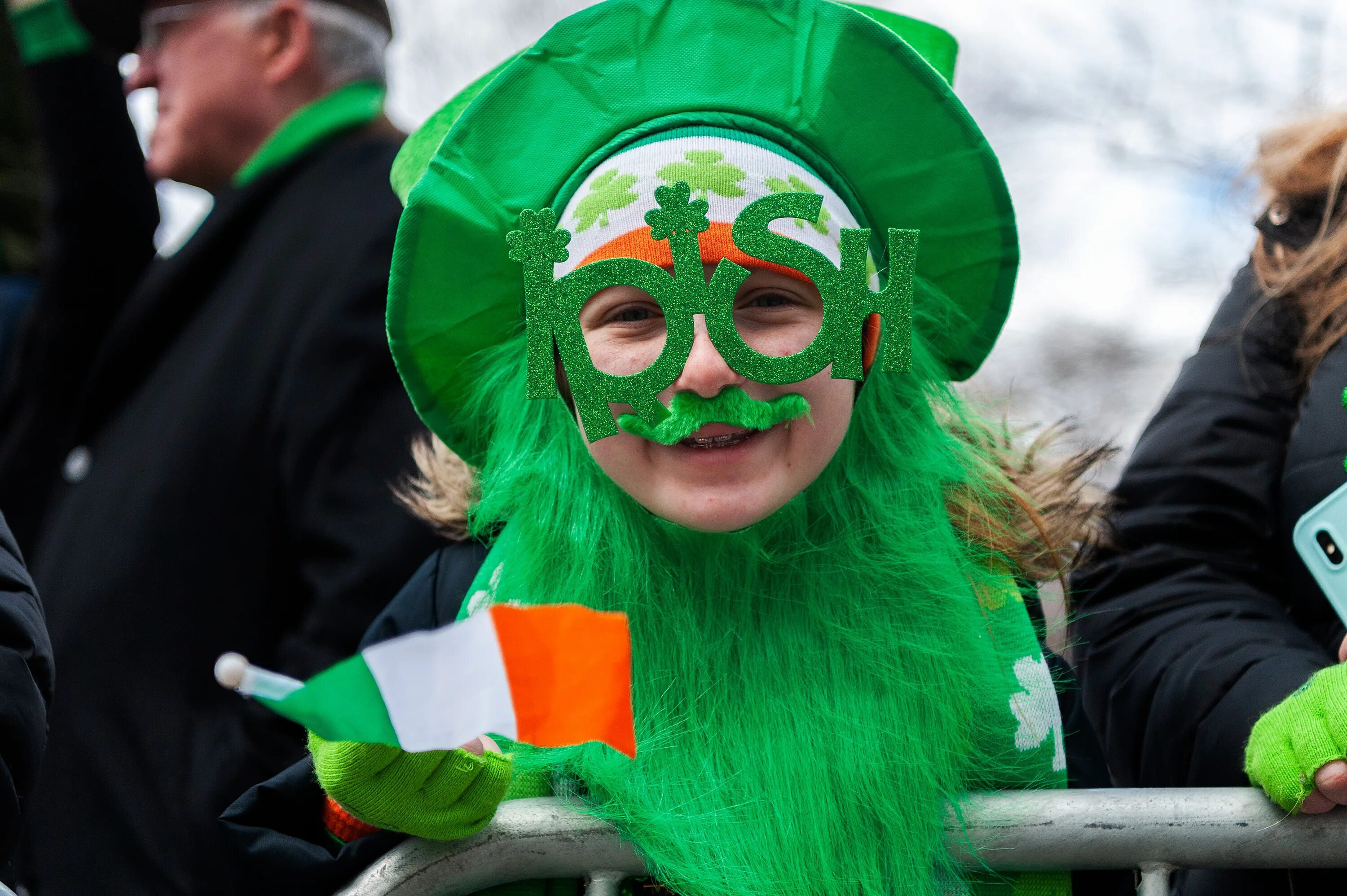 Вечеринка Святого Патрика. Ireland St Patrick's Day. Компания празднует Святого Патрика. День Святого Патрика украшение Радуга из лент. Irish st