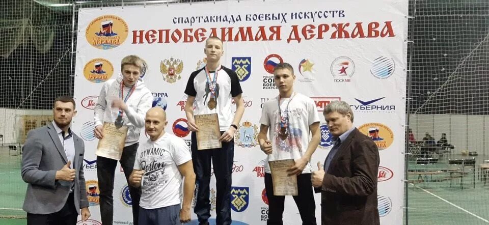 Бокс лад. Непобедимая держава бокс. гайдаровец тольятти бокс. тайский бокс тольятти.