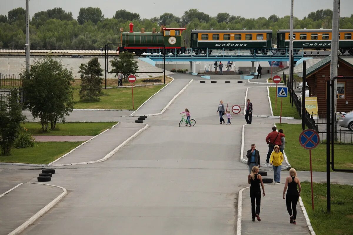 Бассейн в заельцовском парке