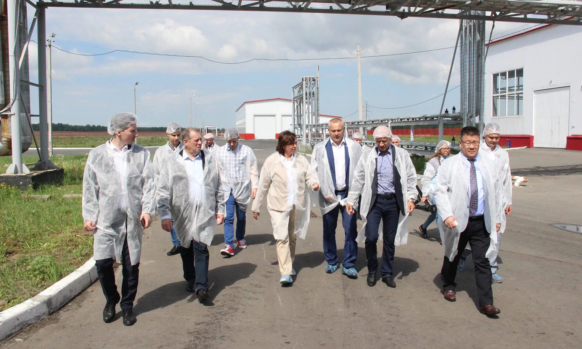 Собственный охотно. Агрохолдинг охотно брянск. Охотно агрохолдинг логотип. Собственный охотно. Охотно агрохолдинг логотип.