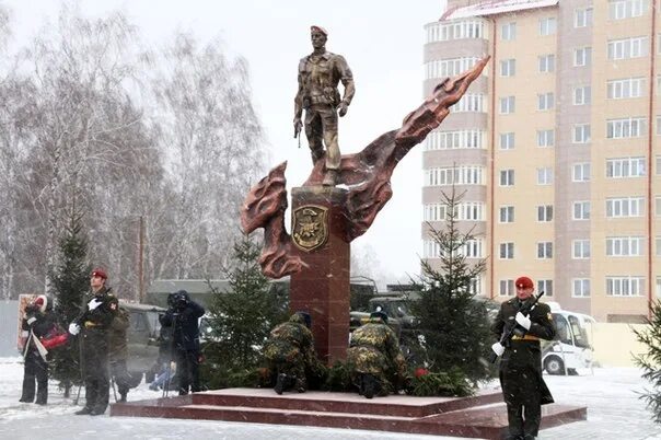 Памятник трем спецназовцам Красноярск. Вв мвд рф новосибирск