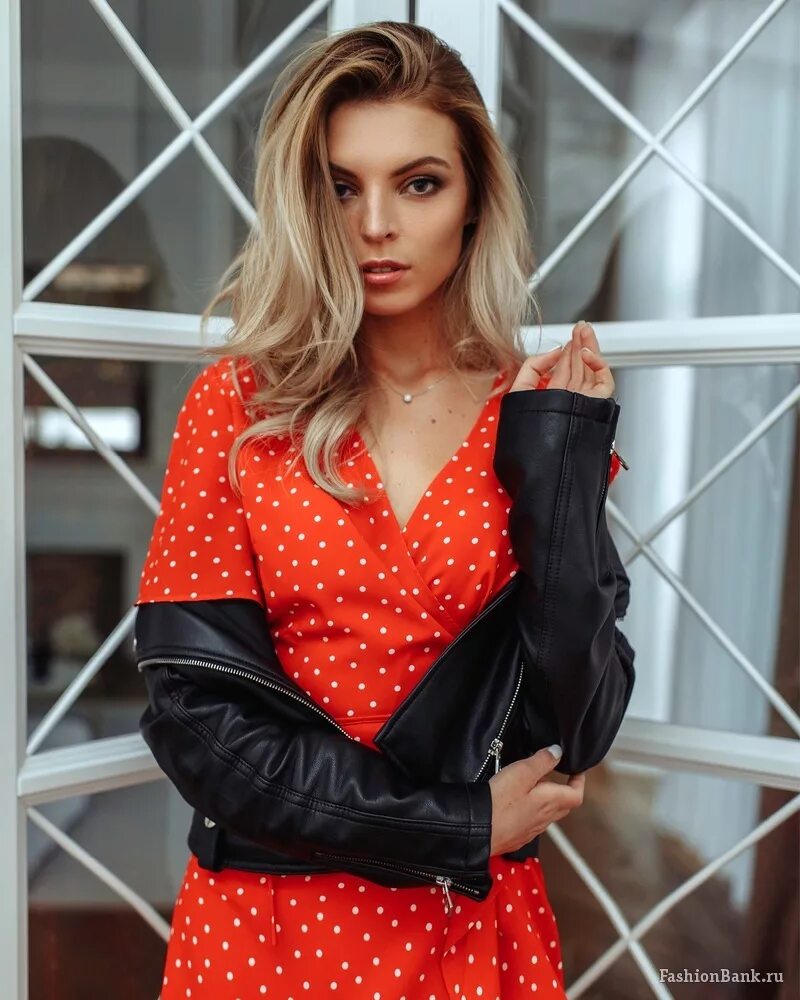 Аня ворон. Аня ворон. Аня ворона певица. Anya vorona певица фото. Аня ворона певица.