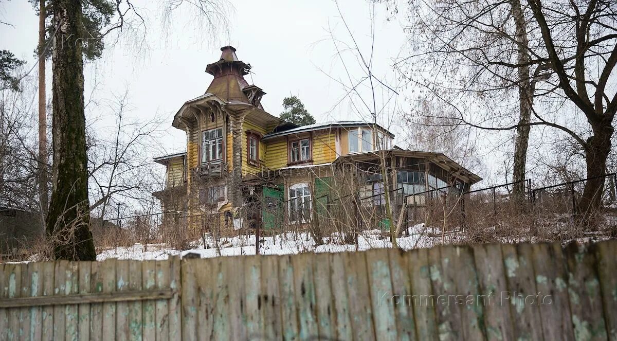 Дача сергея эйзенштейна в кратово. Усадьба кратово. Стародачный посёлок кратово. Дача бормана в комарово. 5910 шитова дача.
