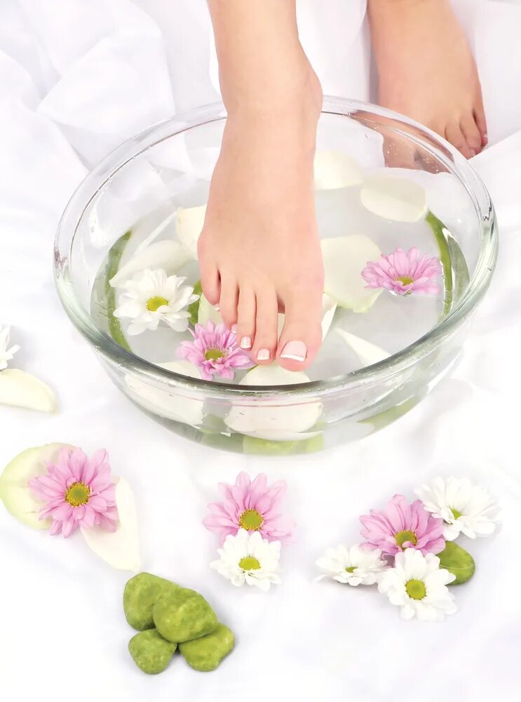 Ванночка для ног с цветами. Чаша для омовения ног спа. Ванночки для ног от запаха. Ванночки для ног с аспирином.
