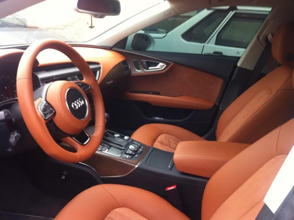 Ауди а5 коричневый салон. Audi a6 рыжий салон. Audi exclusive interior. Цвет салона ауди. Ауди а5 коричневый салон.