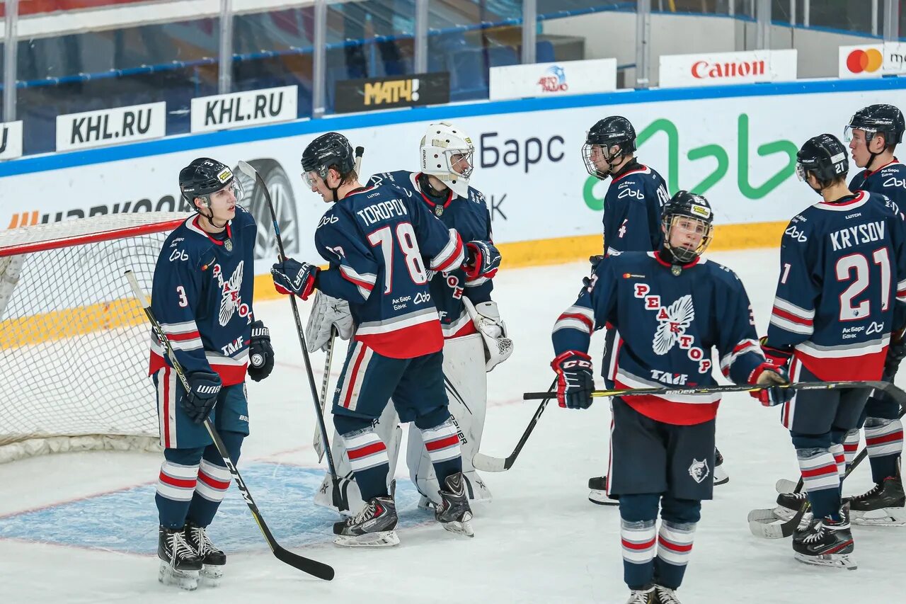 Нефтехимик хоккей команда. Хоккей реактор. Устимкин хоккеист. Состав мхл реактор нижнекамск. Хоккейная команда лидер ульяновск 2005.