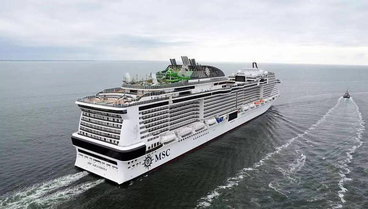 Msc местоположение. Msc meraviglia круизный лайнер. msc grandiosa круизный лайнер. мск грандиоза круизный лайнер. лайнер msc virtuosa.
