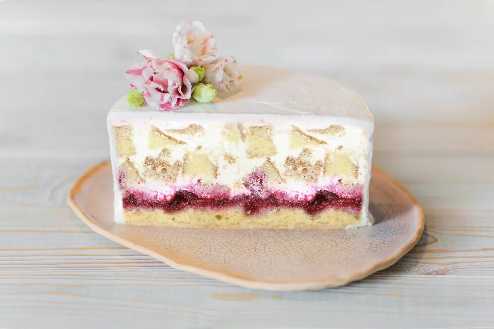 Какой крем сочетается с кремом. Бисквитный торт пломбир. Бисквитный торт пломбир. Идеи для начинки свадебного торта. Какой крем сочетается с кремом.