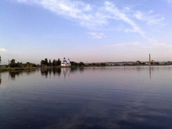 Озера в славянском курорте. Озеро вейсово донецкая область. Славкурорт в славянске. Голубые озера украина славянск. Озера славянска.