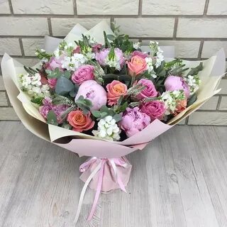 Сборный букет с пионами