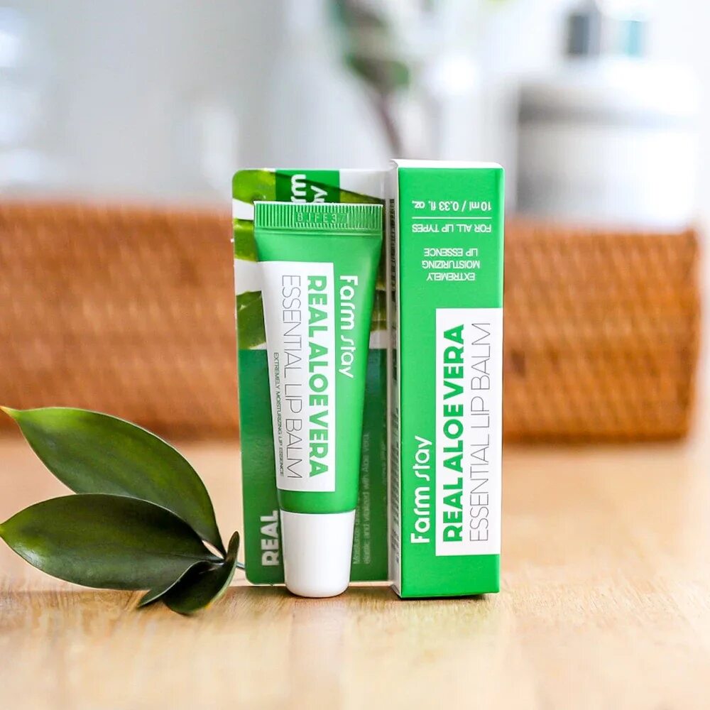 Бальзам для губ Farmstay real Aloe Vera Essential Lip Balm с алое суперувлажняющий 10 мл. Бальзам для губ Farm stay суперувлажняющий, с алоэ, 10 мл.