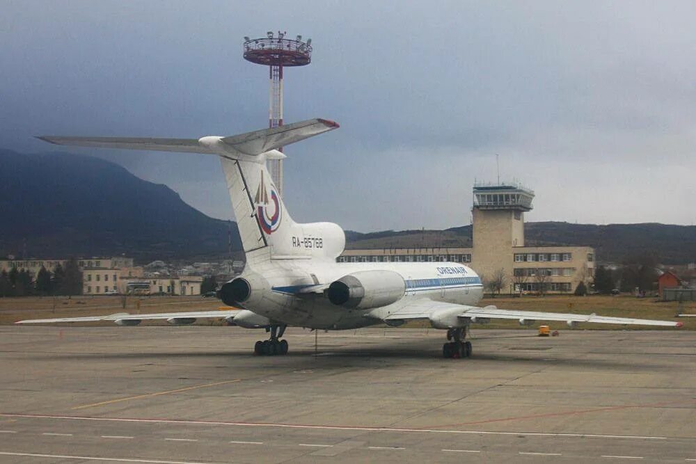 Минеральные воды MRV аэропорт. Аэропорт Минеральные воды старый. Взлётная полоса аэропорт Минеральные воды. Аэропорт Минеральные воды ВПП. Сайт аэропорта мин воды