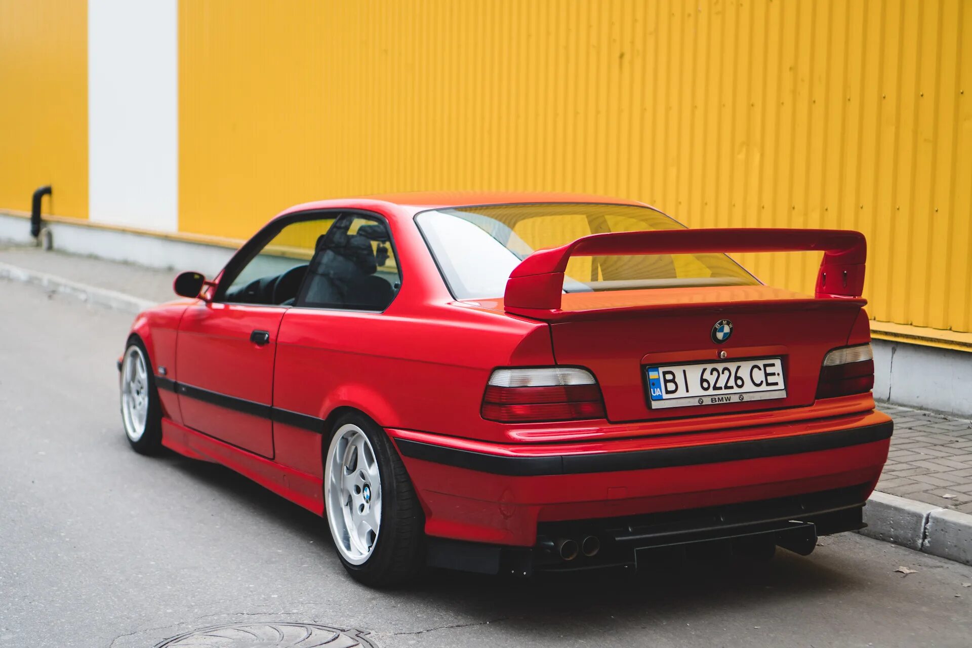 BMW e36 Coupe Red. BMW 3 e36 Coupe. BMW e36 Coupe красный. BMW m3 e36 Red. Бмв е36 год