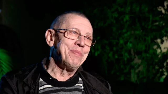 Вокруг смеха. Слушать золотухина. Слушать золотухина. Слушать золотухина. Золотухин в 1989.